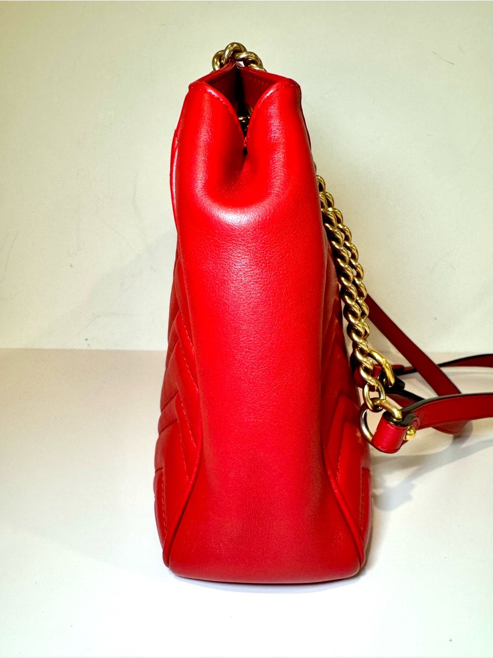 Gucci Red Calfskin Matelasse Medium GG Marmont Shoulder Bag W Gold Chain Strap - Picture 6 of 16